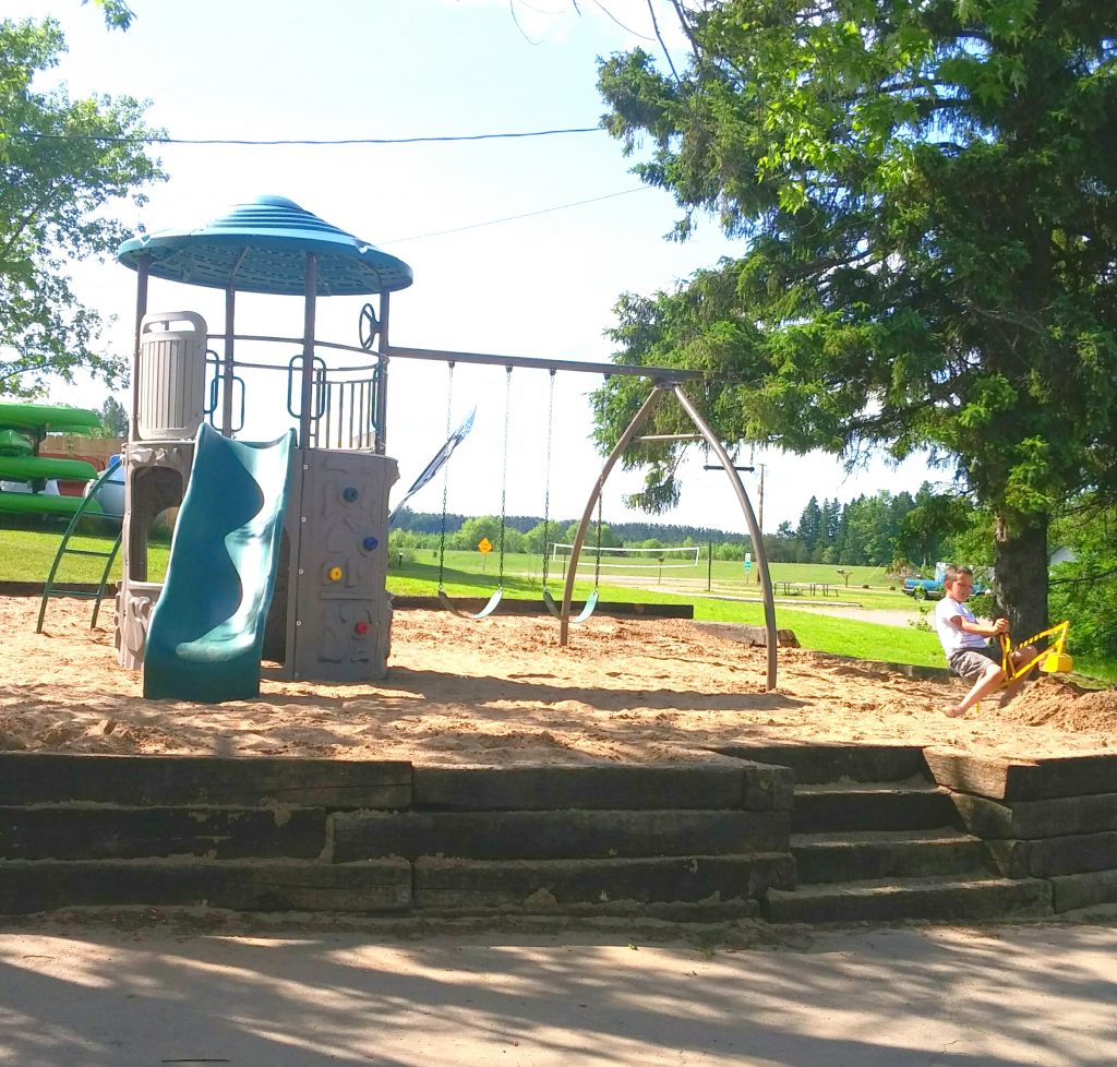 Tomahawk Resort on Lake Alice Tomahawk Resort on Lake Alice